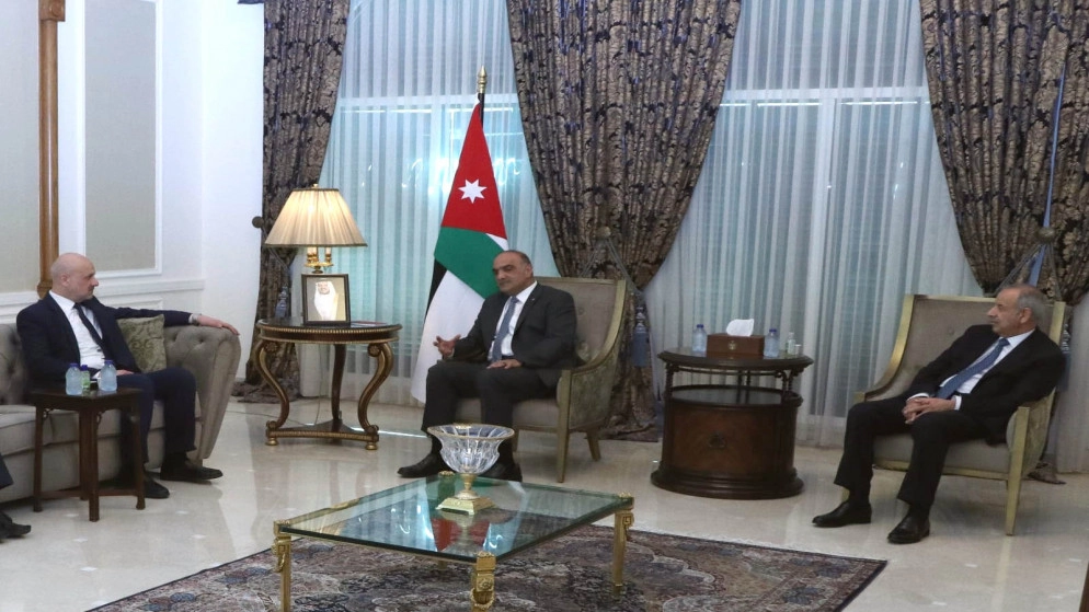 الخصاونة: الحكومة تعمل بتوجيهات ملكية على تقديم الدعم والإسناد للبنان