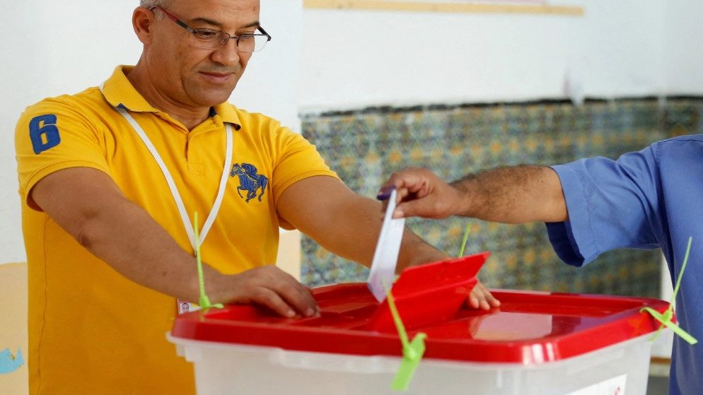 استطلاع: بين 92 إلى 93% من الناخبين صوتوا بـ"نعم" على دستور تونس الجديد