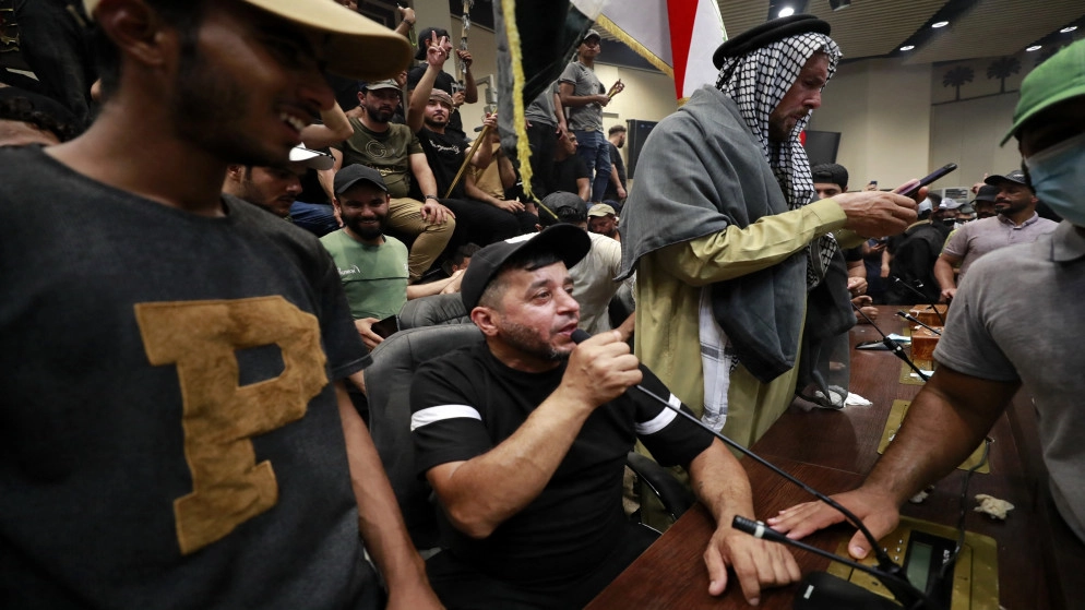 مراسل "المملكة": مناصرو التيار الصدري يقتحمون مبنى مجلس النواب العراقي