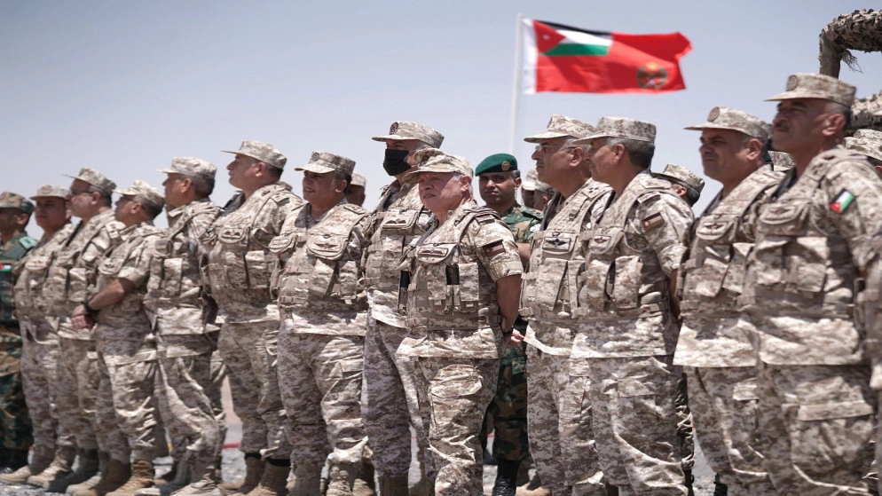الملك يشيد بالمستوى المتميز والاحترافية للمشاركين في تمرين "الوعد الحق"