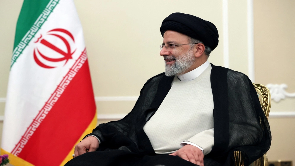 عام على عهد رئيسي في إيران: وضع كورونا تحسّن وضغط الاقتصاد تواصل