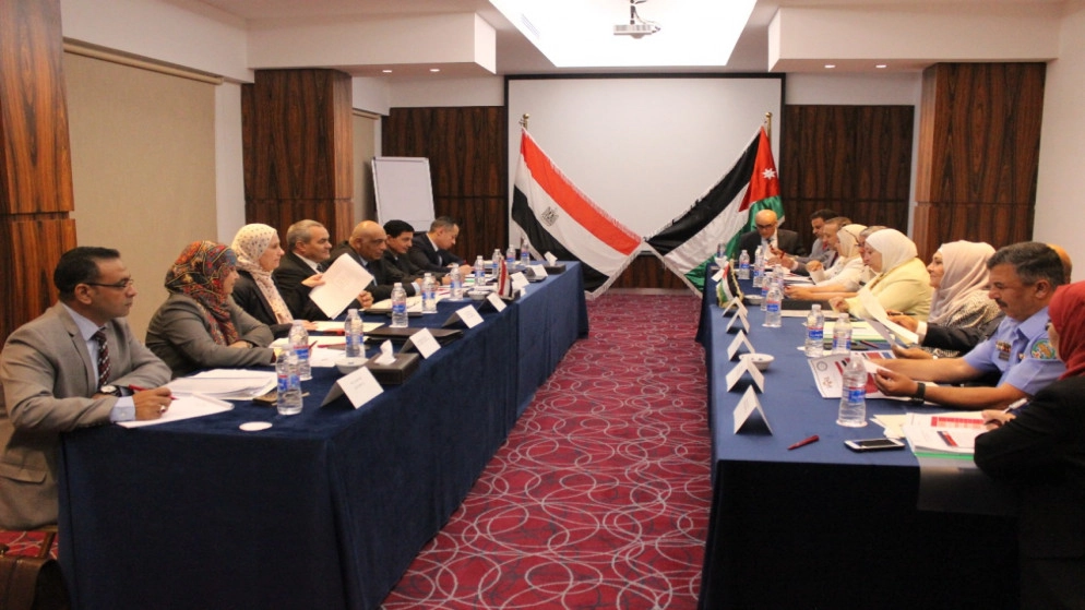 بحث تسهيل مرور الشاحنات الأردنية إلى ليبيا من خلال مصر