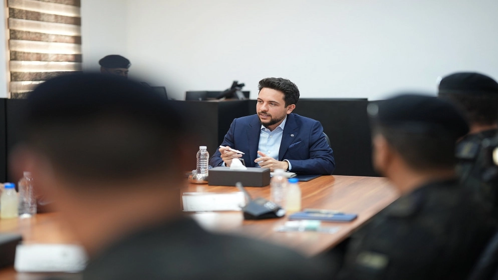 ولي العهد يزور قيادة الشرطة الخاصة في مديرية الأمن العام