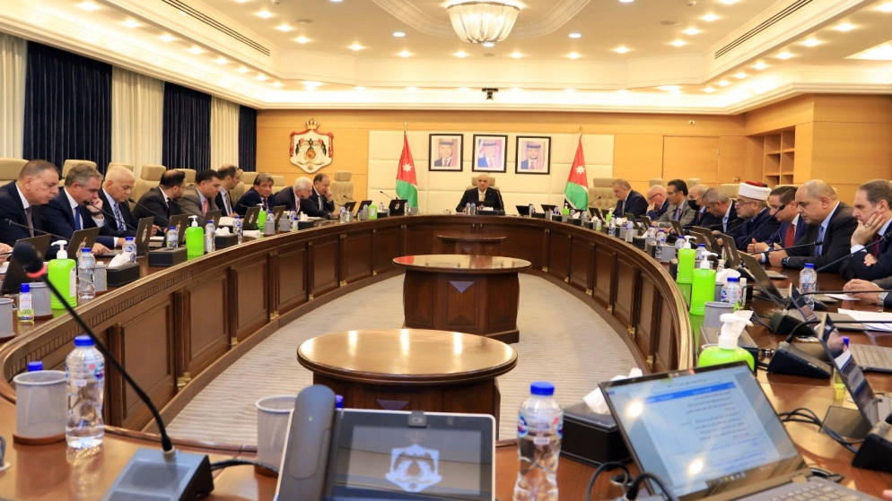 الحكومة تقر نظاما معدلا لنظام الخدمة المدنية