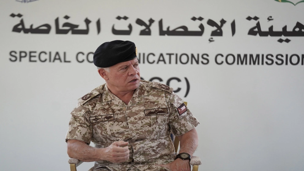 الملك يؤكد ضرورة الاستفادة من الخبرات الدولية لتعزيز وسائل حماية الاتصالات