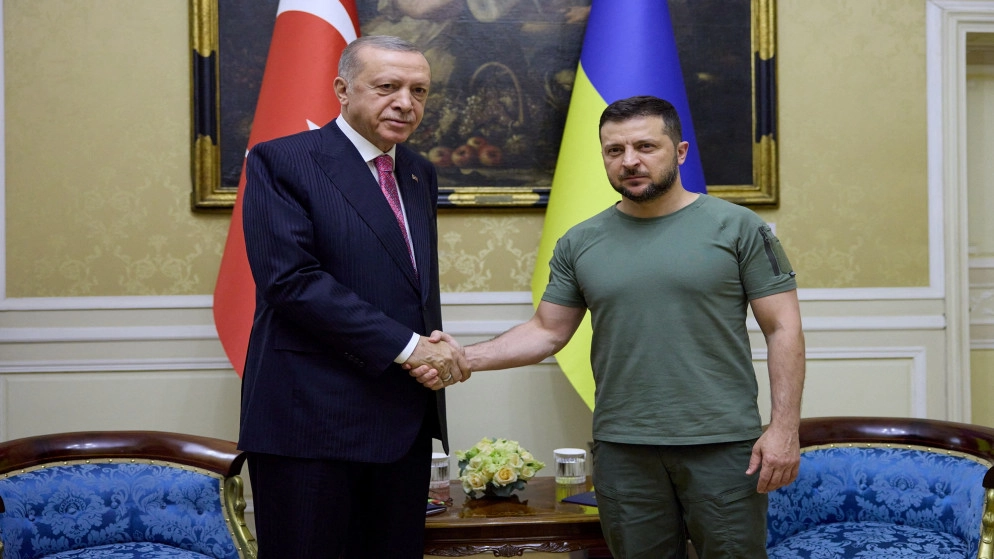 أردوغان: تركيا تقف "إلى جانب أوكرانيا"