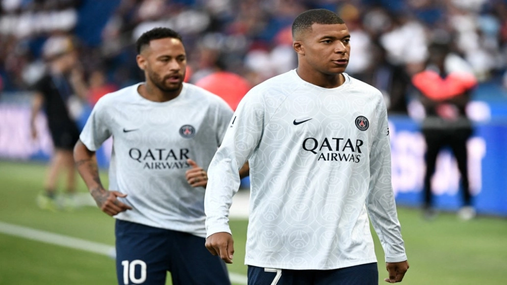 مدرب باريس سان جيرمان يؤكد "لا خلاف" بين مبابي ونيمار