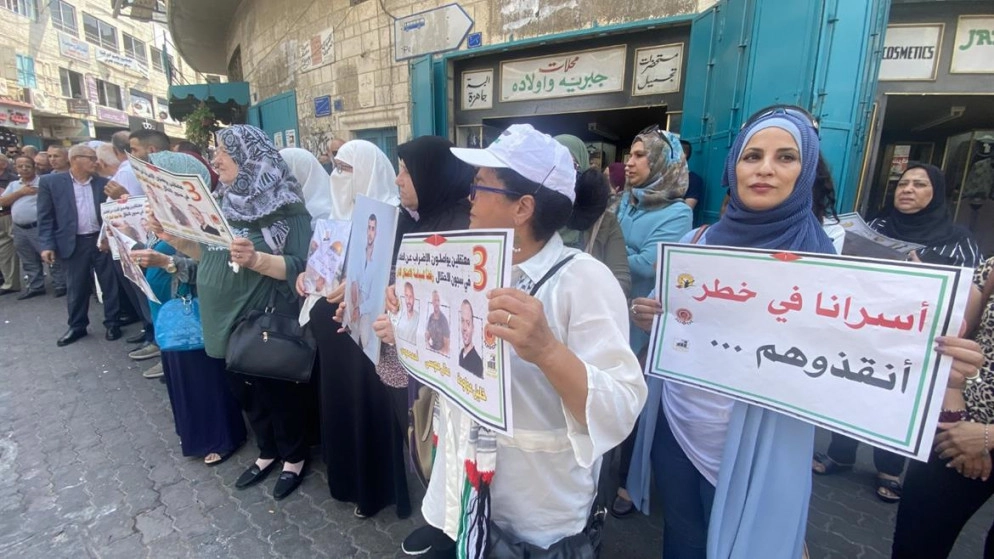 أسرى فلسطينيون يوقفون خطوة الإضراب عن الطعام في السجون الإسرائيلية