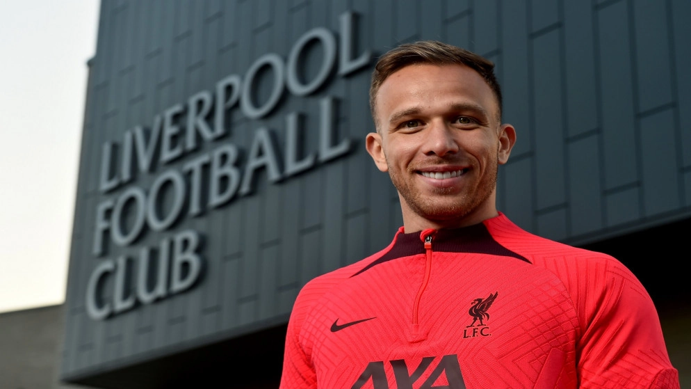 ليفربول يعزز وسطه بالبرازيلي أرثر معاراً من يوفنتوس