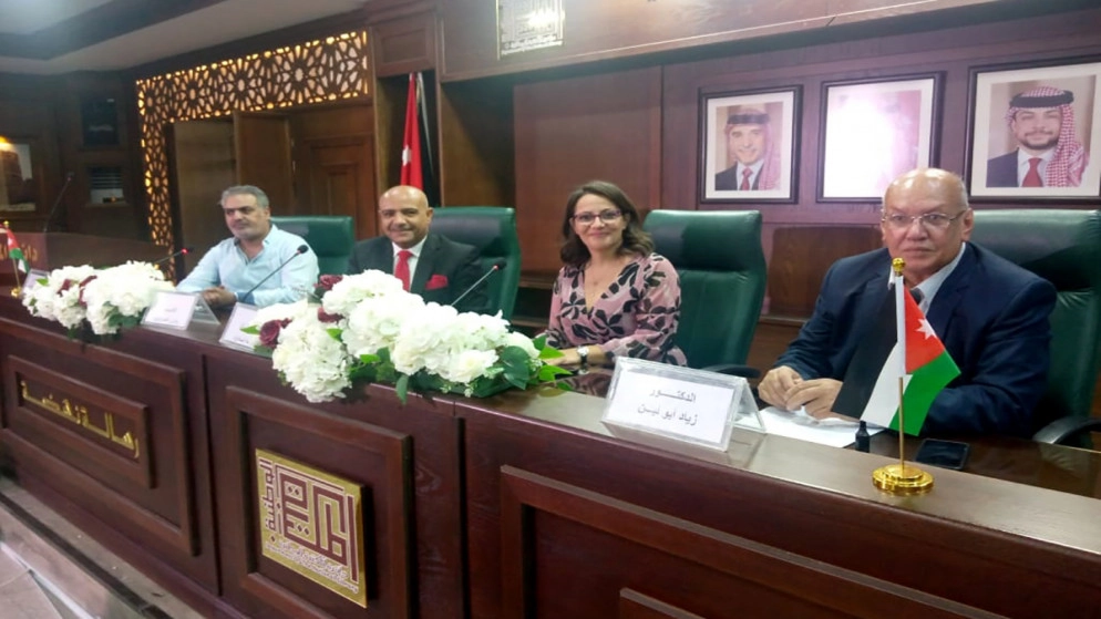 الكاتبة هالة داوود تشهر كتاب "قصتها معه "في المكتبة الوطنية
