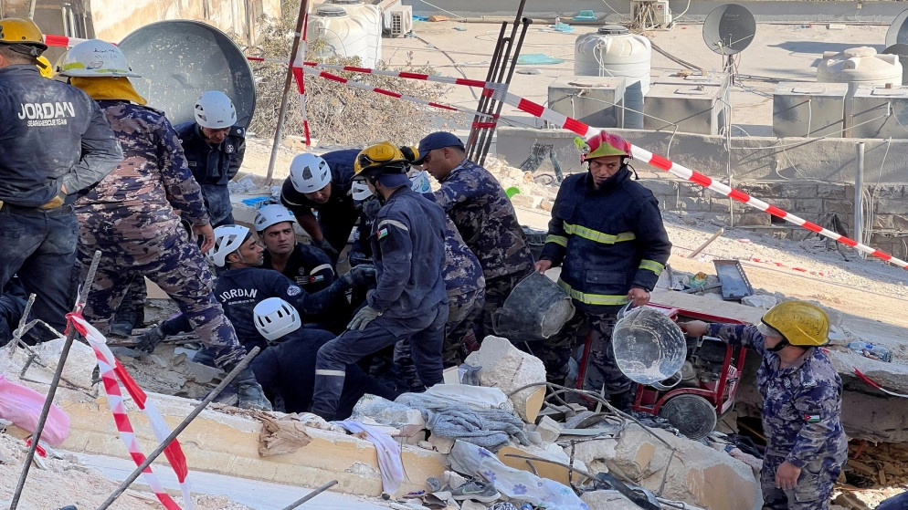 مصدر لـ"المملكة": 4 أشخاص لا يزالوا محاصرين تحت ركام بناية منهارة في اللويبدة