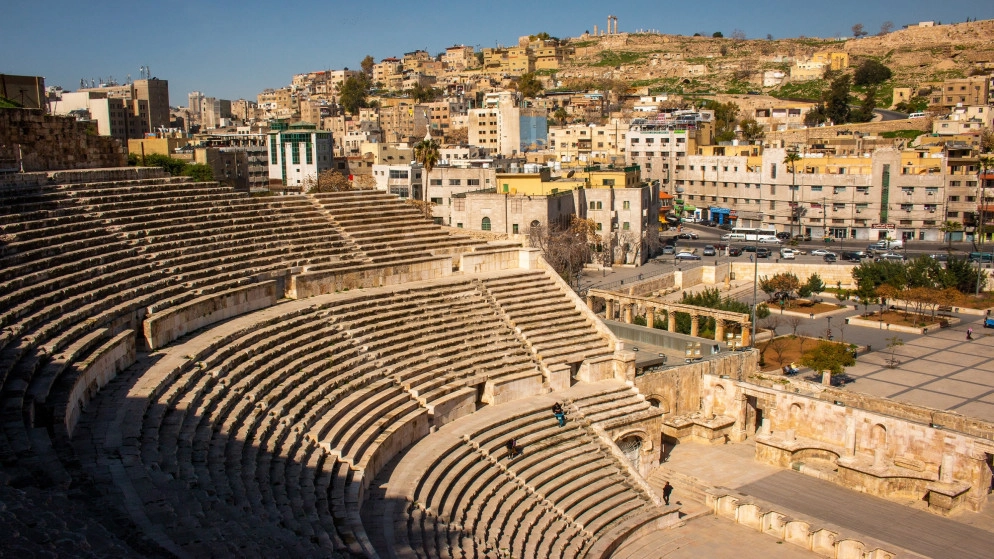 أجواء حارة نسبيا إلى حارة في معظم المناطق