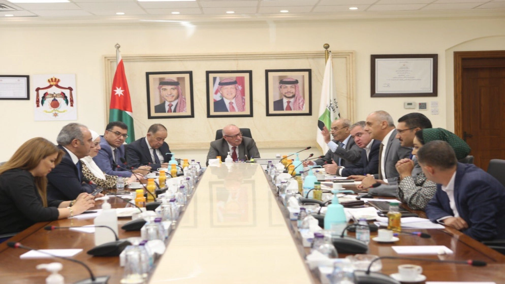 بحث إجراءات اتخذت تمهيدًا لإحالة مشروع إنشاء نادٍ للقضاة للتنفيذ