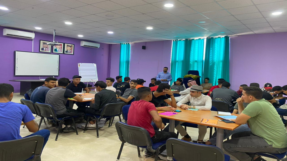 مبادرة تطوعية مجانية لتدريس اللغة العربية والإنجليزية لطلبة التوجيهي في الظليل