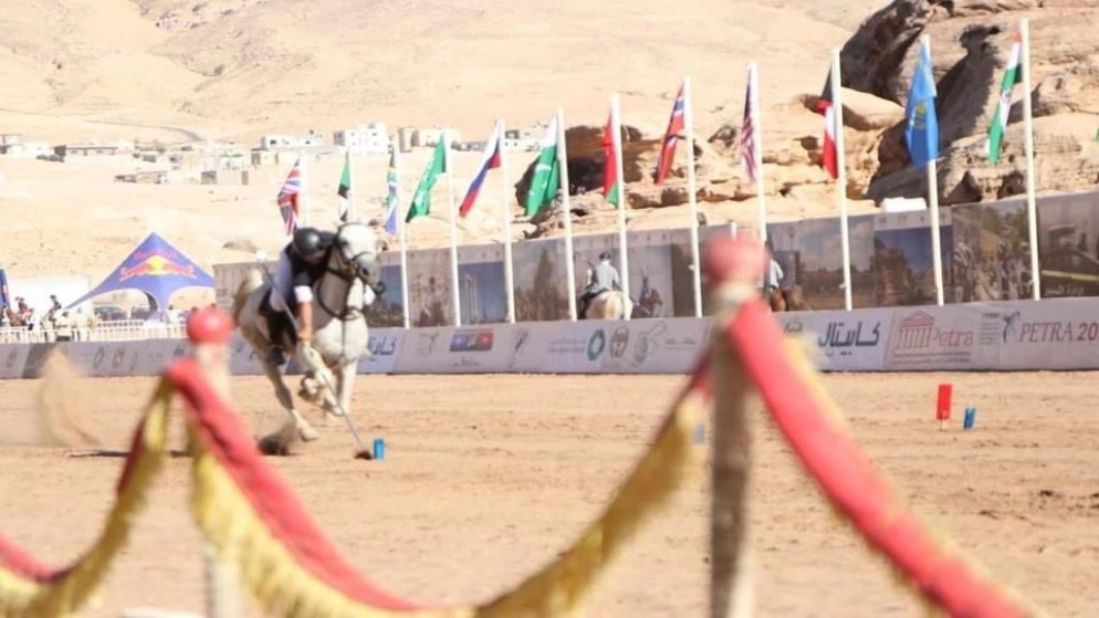 انطلاق فعاليات البطولة النسائية الدولية لالتقاط الأوتاد