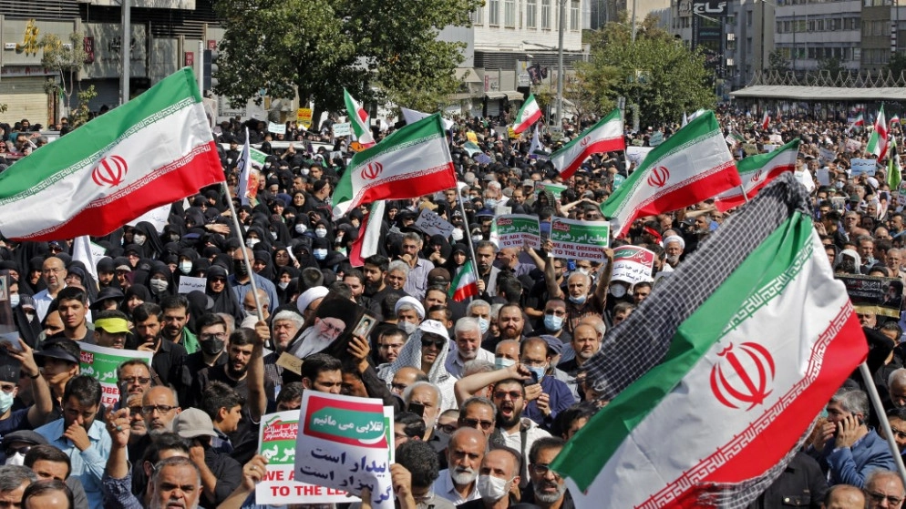 تظاهرات ليلية غاضبة في طهران