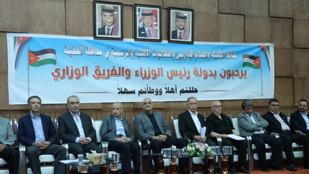 الخصاونة: لن يتمّ الاستغناء عن أيِّ موظَّف بإطار خارطة طريق تحديث القطاع العام