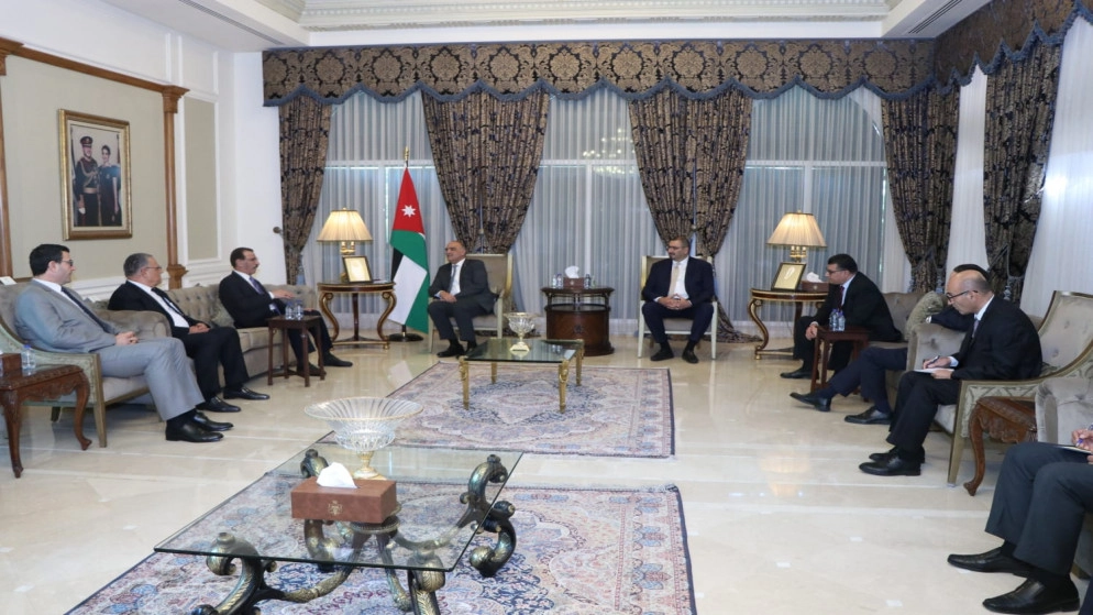رئيس الوزراء يؤكد اهتمام الملك بزيادة التعاون الإقليمي في مجال الأمن الغذائي