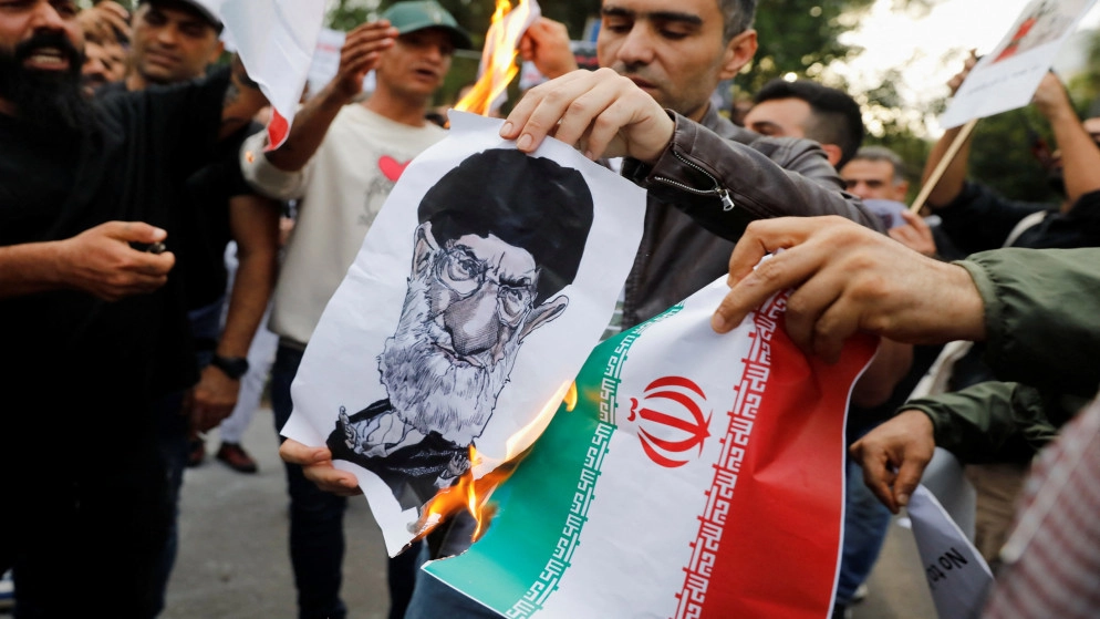 الشرطة الإيرانية تؤكد أنها ستتصدى للمحتجين "بكل قوتها"
