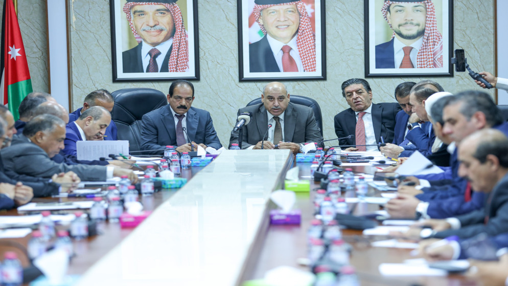 رئيس مجلس النواب: نتعامل مع جميع مشاريع القوانين بروح المسؤولية الوطنية